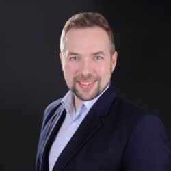 Porträt von Tobias Hesse